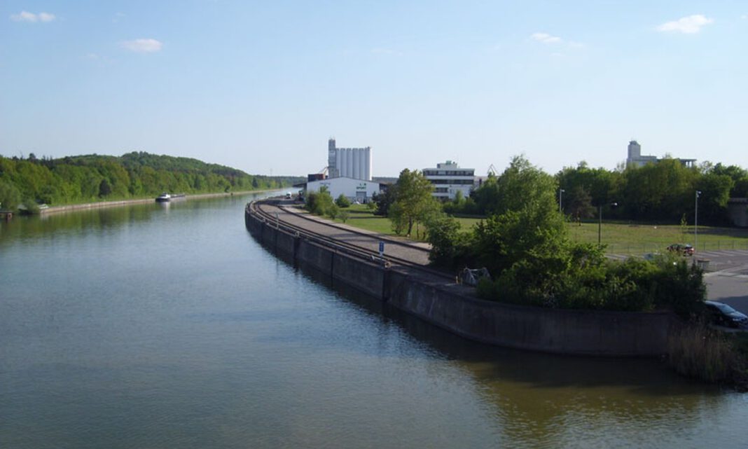 Frankenschnellwegbrücke am Kreuz Nürnberg Hafen wird abgerissen, Stadt plant Verkehrsmaßnahmen Frankenschnellwegbrücke am Kreuz Nürnberg Hafen wird abgerissen, Stadt plant Verkehrsmaßnahmen