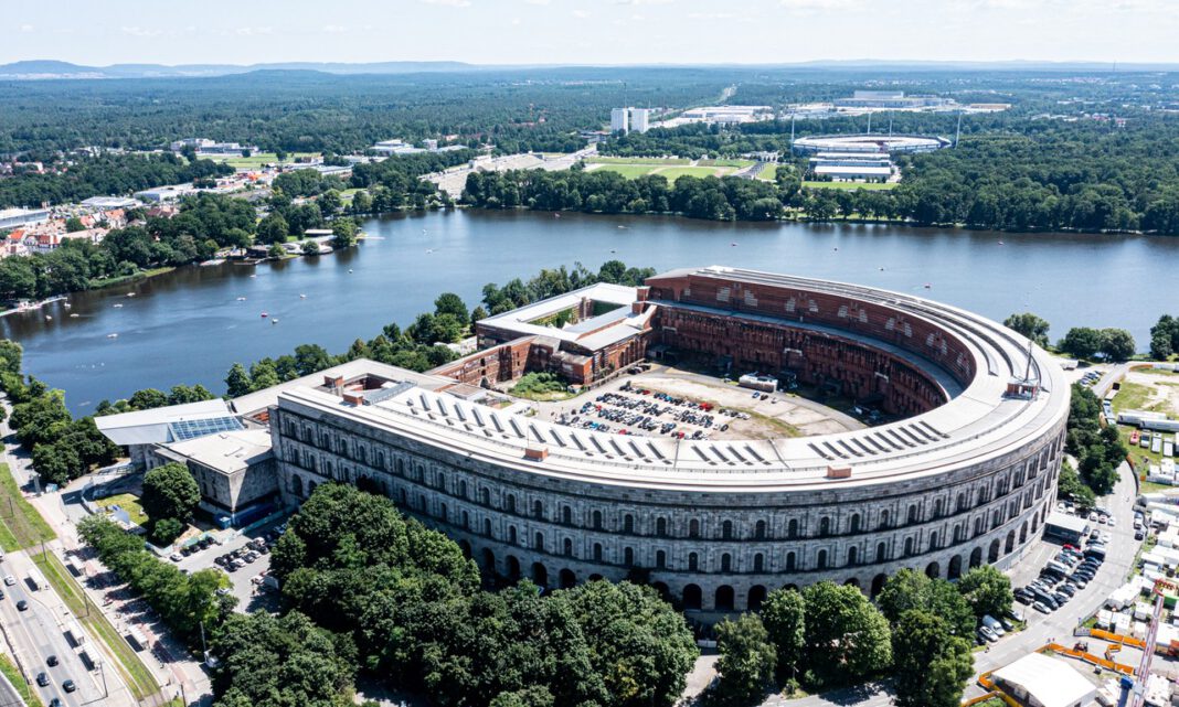 Kongresshalle Nürnberg: Ergänzungsbau des Theaterprojekts erreicht Rohbauhöhe Kongresshalle Nürnberg: Ergänzungsbau des Theaterprojekts erreicht Rohbauhöhe