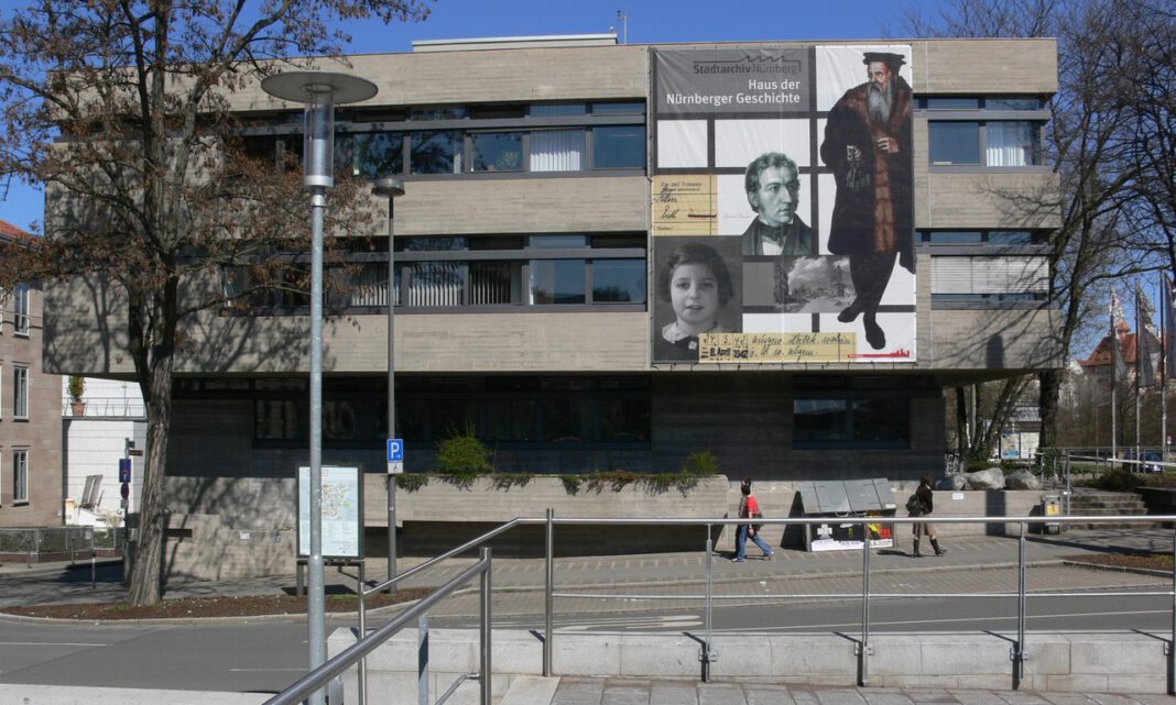 Nach fast drei Jahrzehnten intern: Walter Bauernfeind wird Direktor des Stadtarchivs Nürnberg Nach fast drei Jahrzehnten intern: Walter Bauernfeind wird Direktor des Stadtarchivs Nürnberg