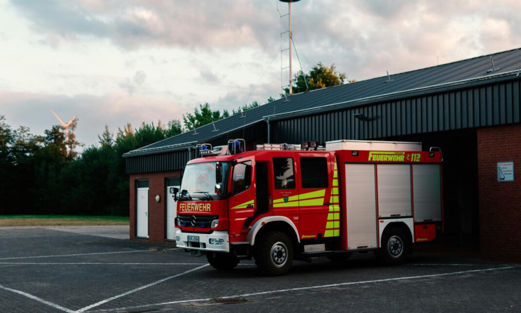 Starkregen am Dienstagabend führt zu mehr als 100 Feuerwehreinsätzen Starkregen am Dienstagabend führt zu mehr als 100 Feuerwehreinsätzen