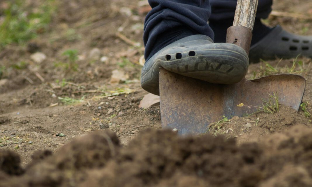 Symbolischer Spatenstich für neues Vereins- und Funktionsgebäude am Schießanger